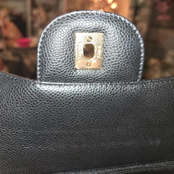 Chanel Classic Flap bag - Picture 4 of 10